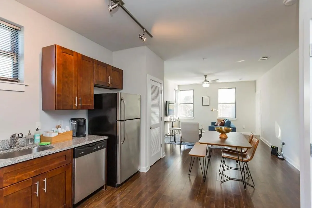 Cozysuites Two Alluring Music Row Condos W Parking 내슈빌 0*,  미국