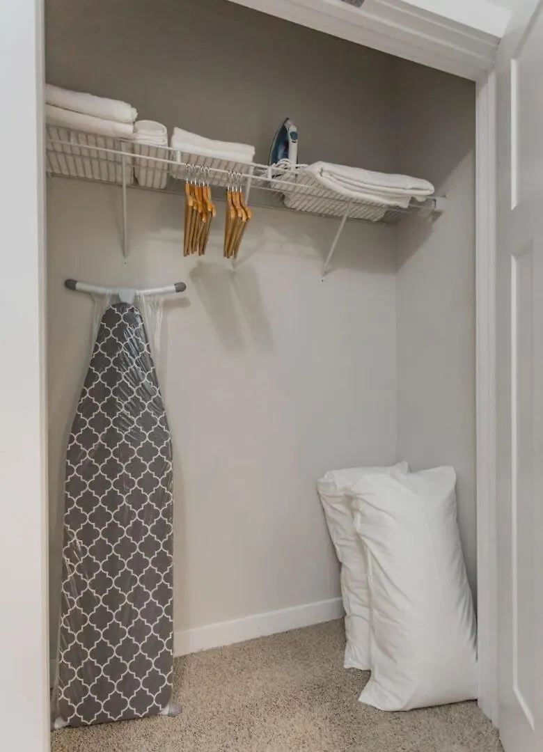 아파트 Cozysuites Two Alluring Music Row Condos W Parking 내슈빌 미국
