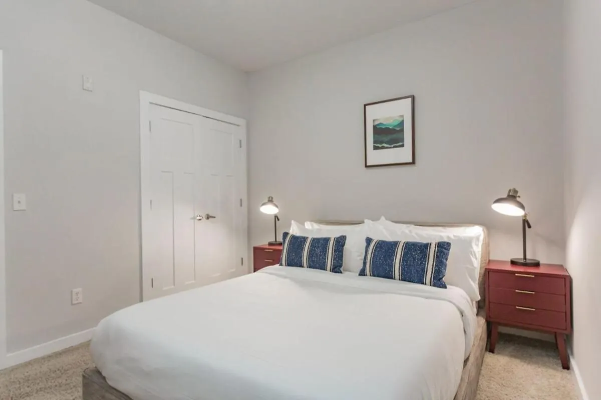 아파트 Cozysuites Two Alluring Music Row Condos W Parking 내슈빌