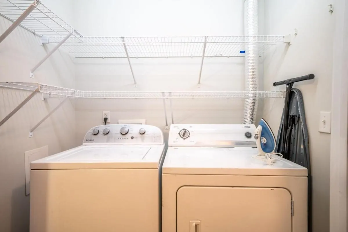 아파트 Cozysuites Two Alluring Music Row Condos W Parking 내슈빌 미국